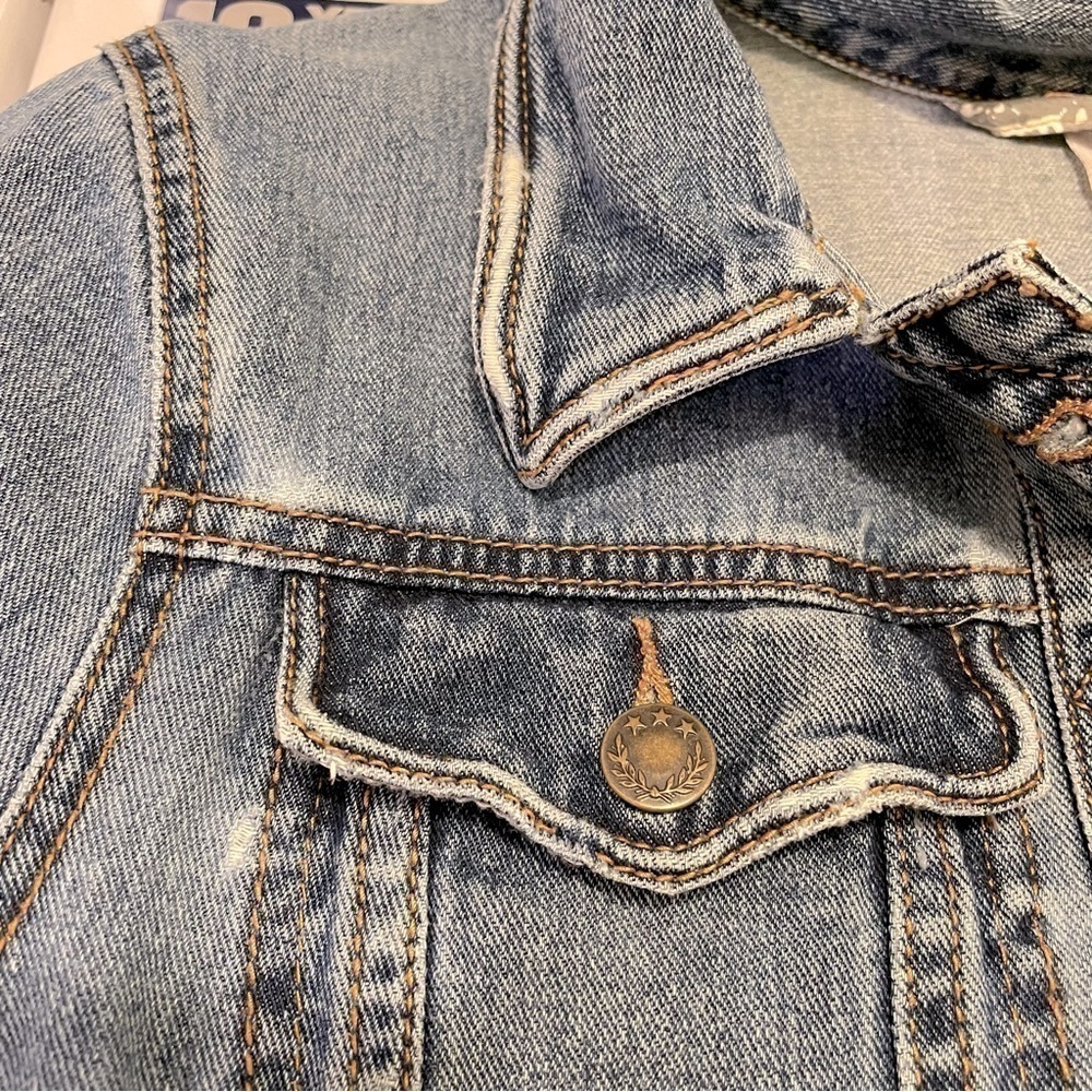 Free People Revolve Fitted Denim Jacket in Indigo Size Small - Picture 9 of 10